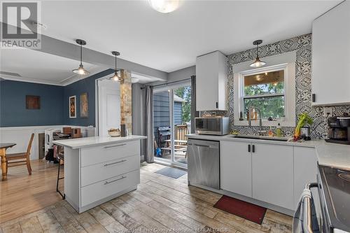 825 Ellrose Avenue, Windsor, ON - Indoor Photo Showing Kitchen