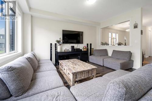 69 Lise Lane, Haldimand, ON - Indoor Photo Showing Living Room