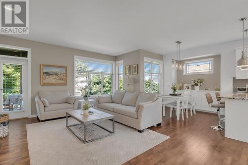 4943 Windsong Crescent, Kelowna, BC - Indoor Photo Showing Living Room