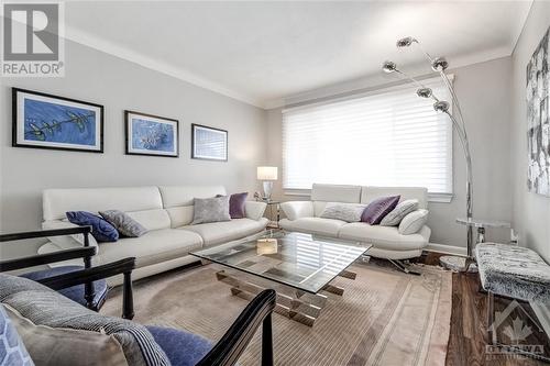 11 Twin Terrace, Ottawa, ON - Indoor Photo Showing Living Room