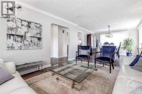 11 Twin Terrace, Ottawa, ON - Indoor Photo Showing Living Room