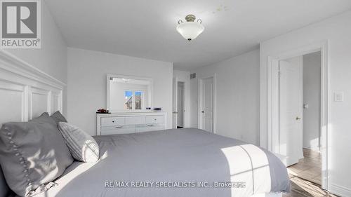 2 Rampart Drive, Brampton (Bram East), ON - Indoor Photo Showing Bedroom