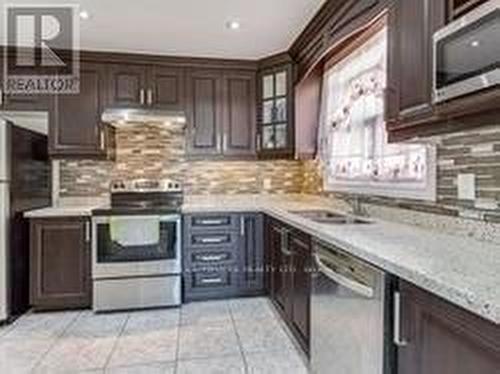 6875 Darcel Avenue, Mississauga (Malton), ON - Indoor Photo Showing Kitchen With Double Sink With Upgraded Kitchen