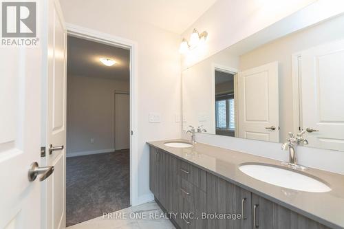 136 Blacklock Street, Cambridge, ON - Indoor Photo Showing Bathroom