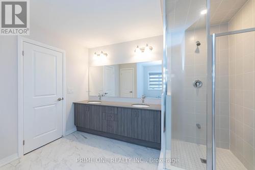 136 Blacklock Street, Cambridge, ON - Indoor Photo Showing Bathroom