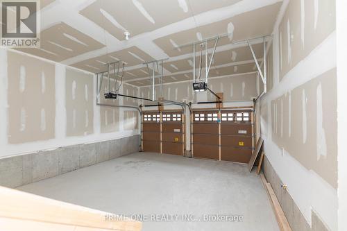 136 Blacklock Street, Cambridge, ON - Indoor Photo Showing Garage