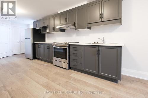 7709 Secretariat Court, Niagara Falls, ON - Indoor Photo Showing Kitchen