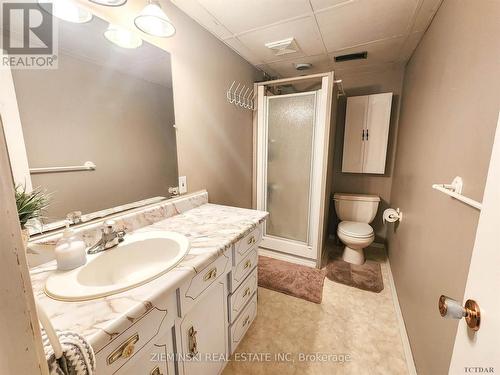 32 Teefy St, Iroquois Falls, ON - Indoor Photo Showing Bathroom