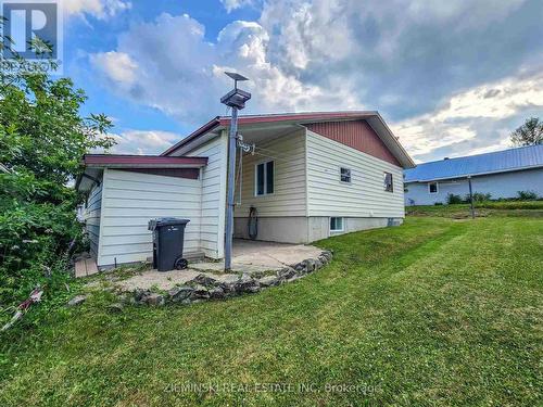 32 Teefy St, Iroquois Falls, ON - Outdoor