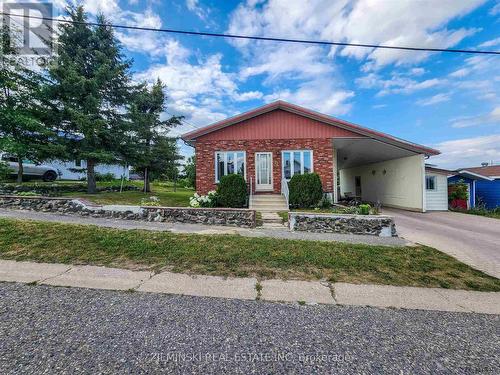 32 Teefy Street, Iroquois Falls, ON - Outdoor