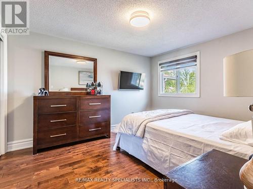 32 Matterdale Avenue, Brampton (Fletcher'S West), ON - Indoor Photo Showing Bedroom