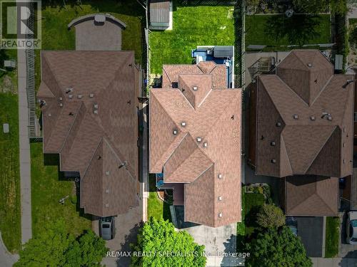 32 Matterdale Avenue, Brampton (Fletcher'S West), ON - Outdoor