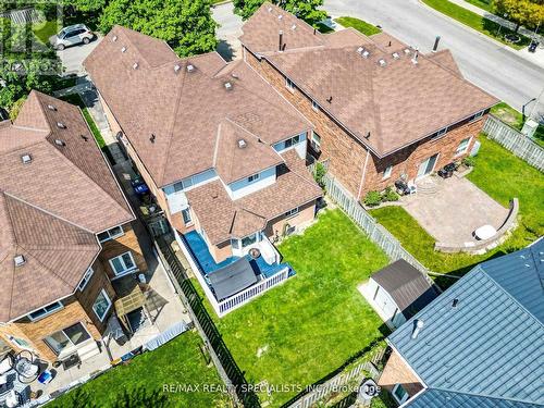 32 Matterdale Avenue, Brampton (Fletcher'S West), ON - Outdoor