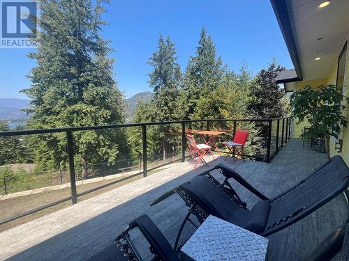 2526 Waverly Drive, Blind Bay, BC - Outdoor