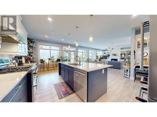 2526 Waverly Drive, Blind Bay, BC - Indoor Photo Showing Kitchen