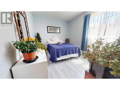 2526 Waverly Drive, Blind Bay, BC - Indoor Photo Showing Bedroom