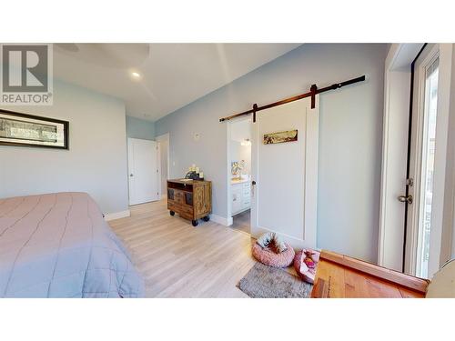 2526 Waverly Drive, Blind Bay, BC - Indoor Photo Showing Bedroom