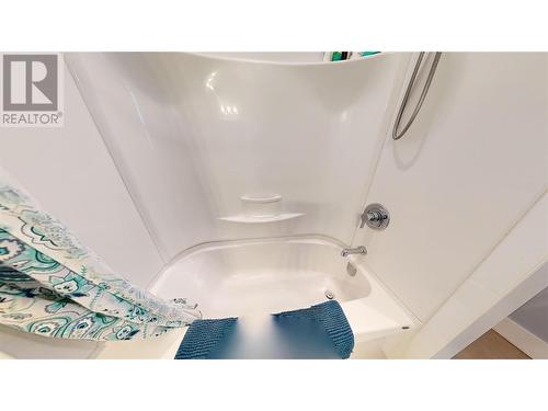 2526 Waverly Drive, Blind Bay, BC - Indoor Photo Showing Bathroom