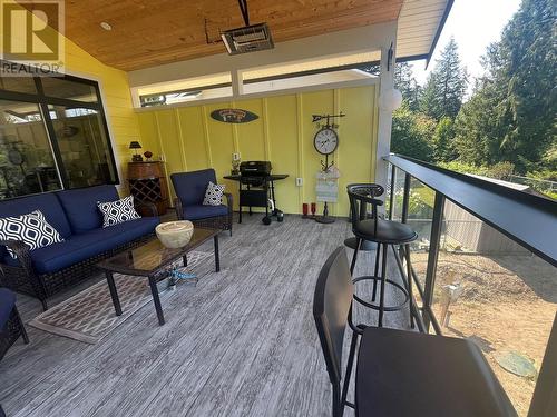 2526 Waverly Drive, Blind Bay, BC - Outdoor With Deck Patio Veranda With Exterior