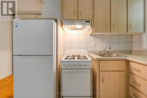 204 - 33 Maitland Street, Toronto (Church-Yonge Corridor), ON - Indoor Photo Showing Kitchen