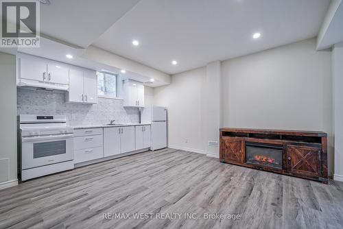 Bsmt - 54 Greville Street, Vaughan (Vellore Village), ON - Indoor Photo Showing Kitchen