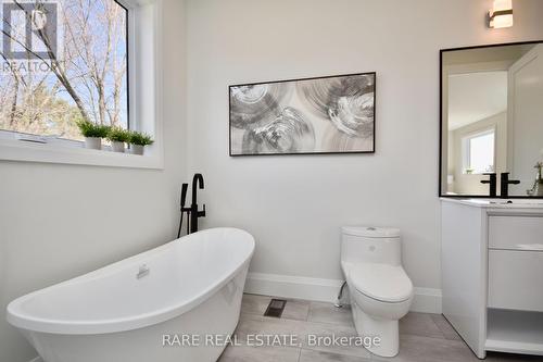 1411 Maple Way, Innisfil, ON - Indoor Photo Showing Bathroom