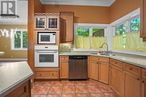 29 Glenhuron Drive, Springwater (Midhurst), ON - Indoor Photo Showing Kitchen With Double Sink