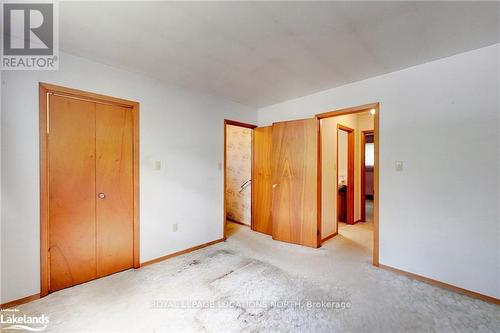 828 Oxbow Park Drive, Wasaga Beach, ON - Indoor Photo Showing Other Room