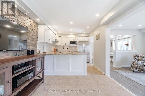 4890 Capri Crescent, Burlington (Alton), ON - Indoor Photo Showing Kitchen