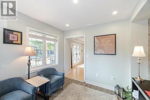 4890 Capri Crescent, Burlington (Alton), ON - Indoor Photo Showing Living Room