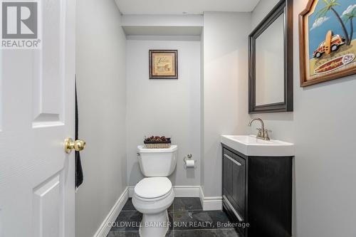 4890 Capri Crescent, Burlington (Alton), ON - Indoor Photo Showing Bathroom