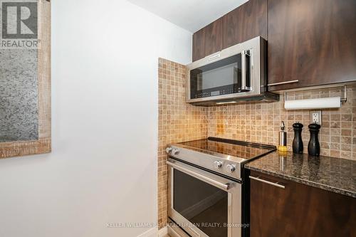 413 - 1040 The Queensway Avenue, Toronto (Islington-City Centre West), ON - Indoor Photo Showing Kitchen