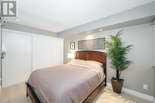 413 - 1040 The Queensway Avenue, Toronto (Islington-City Centre West), ON - Indoor Photo Showing Bedroom