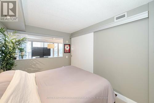 413 - 1040 The Queensway Avenue, Toronto (Islington-City Centre West), ON - Indoor Photo Showing Bedroom