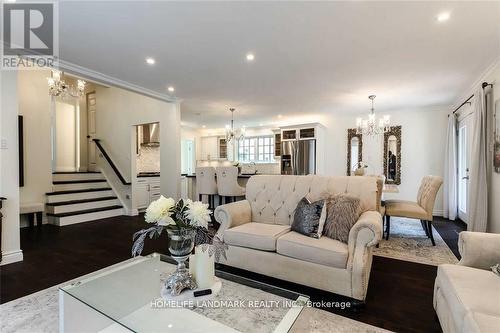 2184 Buttonbush Crescent E, Mississauga (Erin Mills), ON - Indoor Photo Showing Living Room