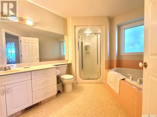 100 Centre Street, Regina Beach, SK - Indoor Photo Showing Bathroom