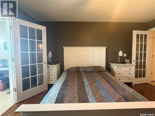 100 Centre Street, Regina Beach, SK - Indoor Photo Showing Bedroom