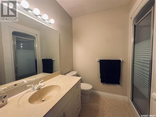 100 Centre Street, Regina Beach, SK - Indoor Photo Showing Bathroom