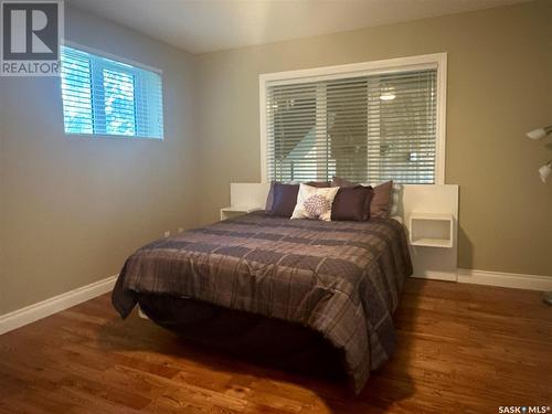 100 Centre Street, Regina Beach, SK - Indoor Photo Showing Bedroom