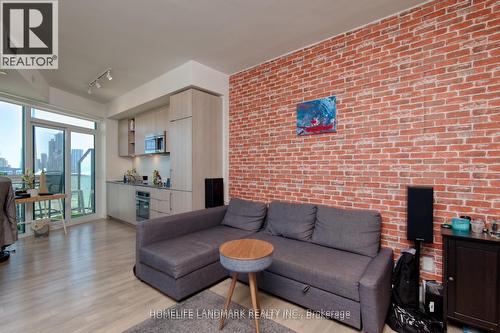 2209 - 50 Ordnance Street, Toronto (Niagara), ON - Indoor Photo Showing Living Room