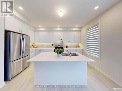 44 Big Canoe Drive, Georgina (Sutton & Jackson'S Point), ON - Indoor Photo Showing Kitchen With Upgraded Kitchen