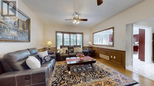 17 Macrill Road, Markham (Cachet), ON - Indoor Photo Showing Living Room