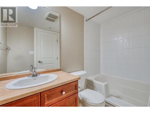 256 Hastings Avenue Unit# 212, Penticton, BC - Indoor Photo Showing Bathroom