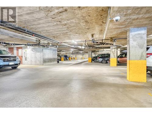 256 Hastings Avenue Unit# 212, Penticton, BC - Indoor Photo Showing Garage