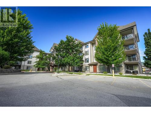 256 Hastings Avenue Unit# 212, Penticton, BC - Outdoor With Facade