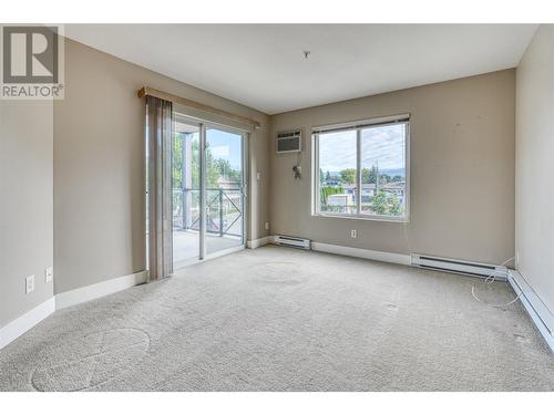 256 Hastings Avenue Unit# 212, Penticton, BC - Indoor Photo Showing Other Room