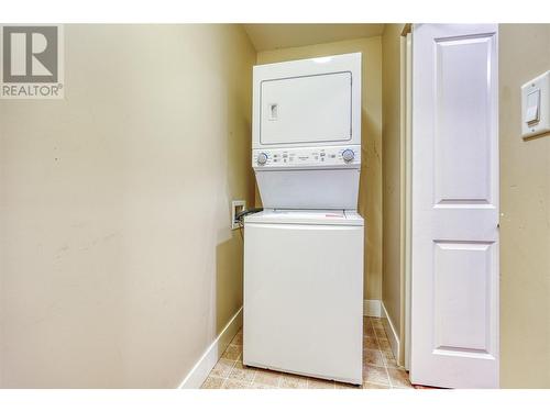 256 Hastings Avenue Unit# 212, Penticton, BC - Indoor Photo Showing Laundry Room