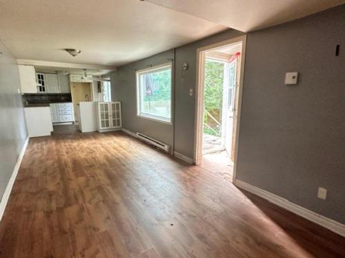 Living room - 1535 Rue Du Campeur, Val-Morin, QC - Indoor Photo Showing Kitchen