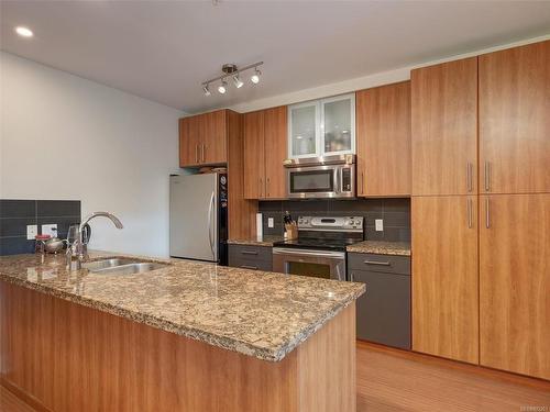 627-2745 Veterans Memorial Pkwy, Langford, BC - Indoor Photo Showing Kitchen With Double Sink