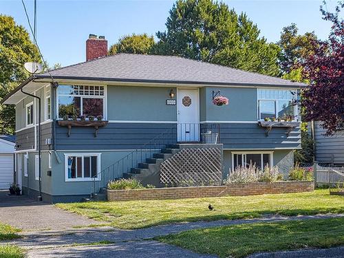 1914 Leighton Rd, Victoria, BC 